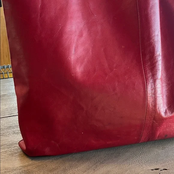 Crouch & Fitzgerald New York Oversized Red Leather Tote - Picture 5 of 17